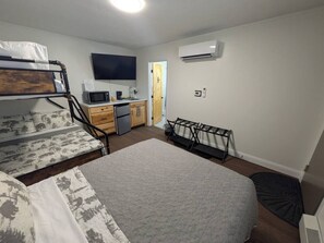 1 bedroom, WiFi, bed sheets
