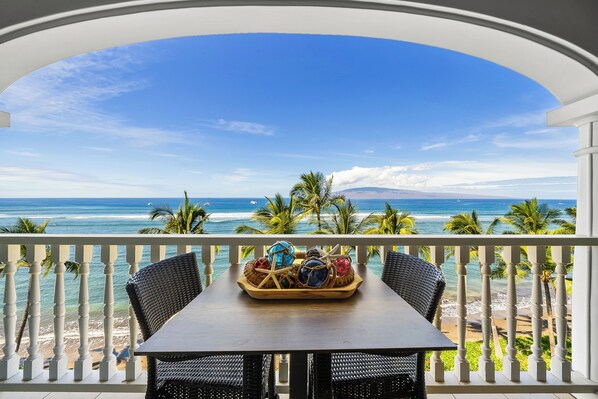 Outdoor dining - Lahaina Shores Oceanfront Studio 617 (lahaina)