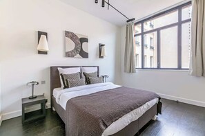 1 habitación, tabla de planchar con plancha, wifi y ropa de cama 