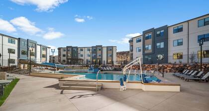 Easy Escape - *New Listing* - BRAND NEW!