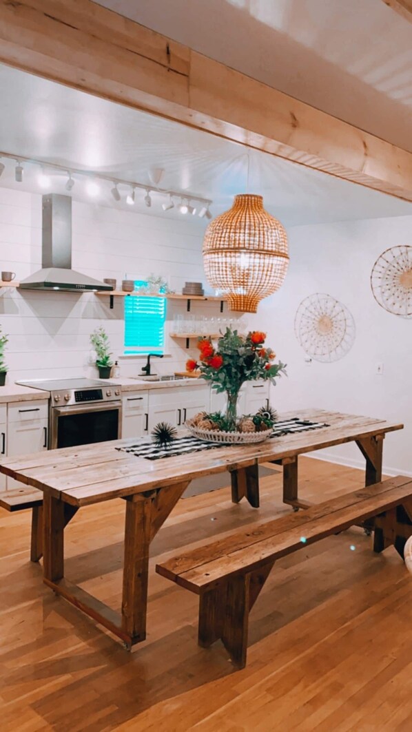 Dining - The Modern Farmhouse - 6 bedroom 4 bath - Atlanta Beltline (Atlanta)