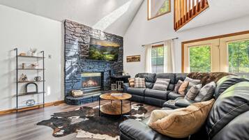 TV, fireplace, offices