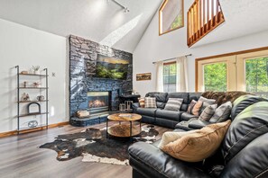 TV, peis og kontorer