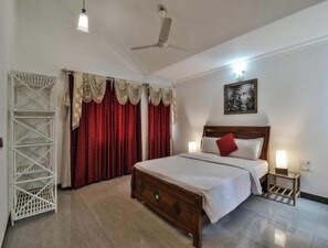 2 bedrooms, internet, bed sheets