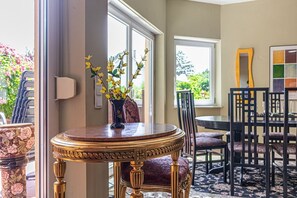 Dining - Shared Villa-Room in Vienna for 1 (Vienna)