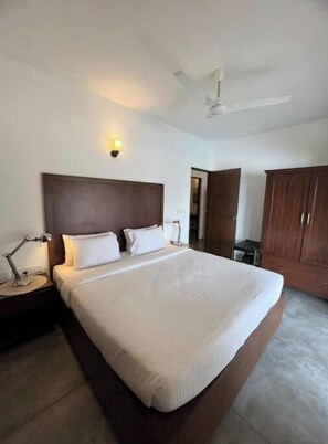 4 bedrooms, Internet, bed sheets