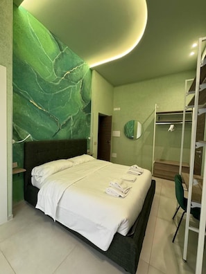 Standard Room | In-room safe, desk, iron/ironing board, free WiFi