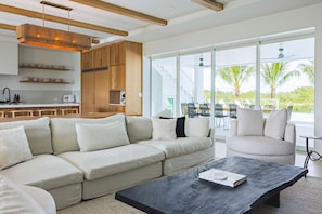 8 habitaciones y acceso a internet