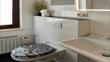 Apartment | Bathroom