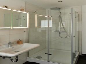 Apartment | Bathroom