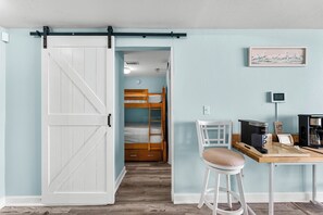 2 chambres, fer et planche à repasser, Wi-Fi gratuit, draps fournis