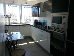 Private kitchen - Very pretty 2-room apartment near the Promenade des Anglais (Nice)
