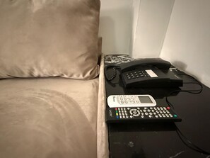 デスク、ノートパソコン用作業スペース、WiFi (無料)