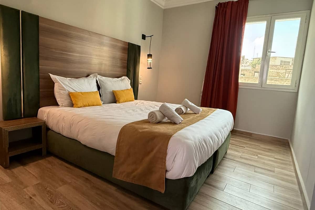 Deluxe-lejlighed | Skrivebord, arbejdsområde til bærbare computere, gratis Wi-Fi