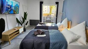 2 Schlafzimmer, Zimmersafe, Schreibtisch, Bügeleisen/Bügelbrett