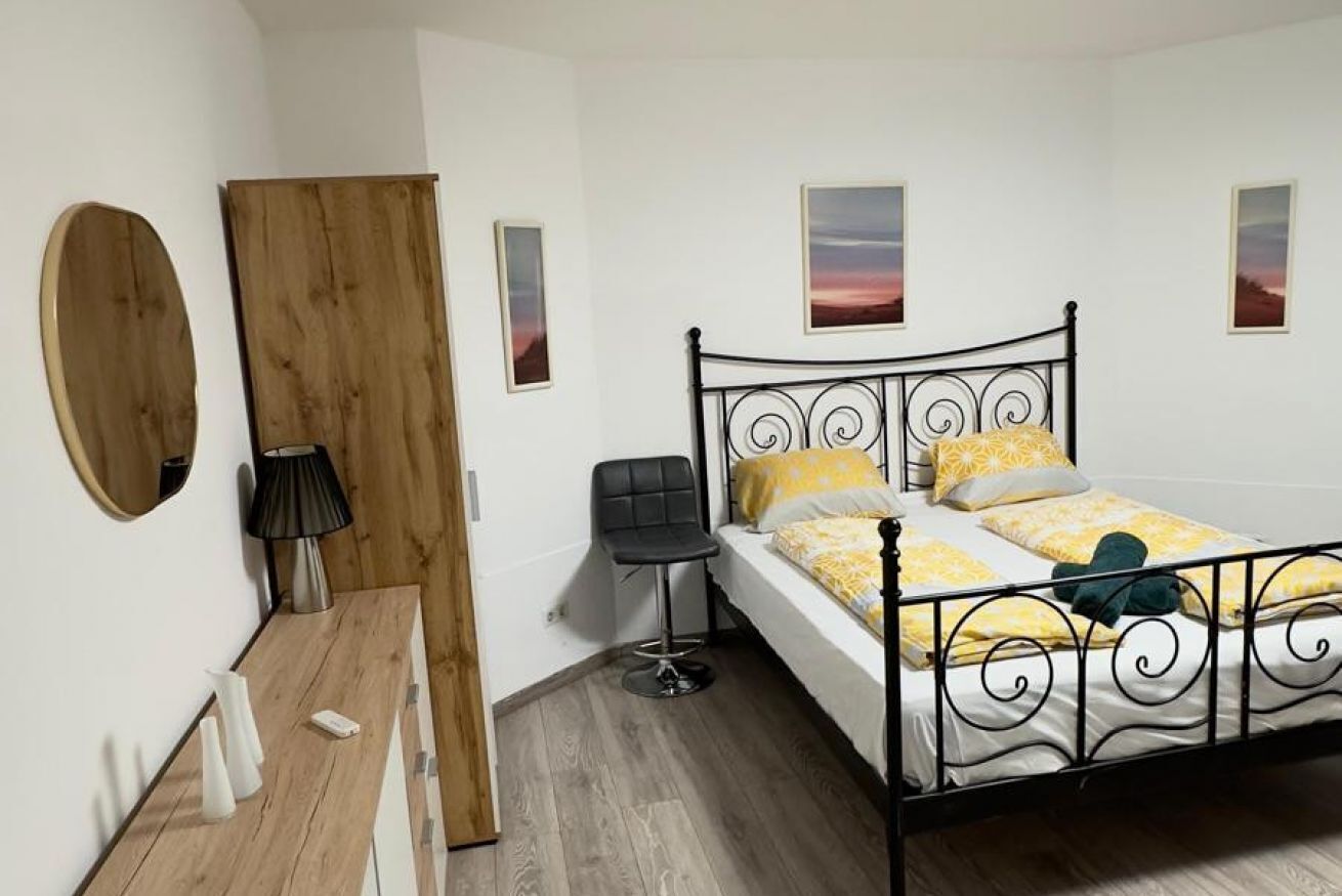 Bügeleisen/Bügelbrett, WLAN, Bettwäsche