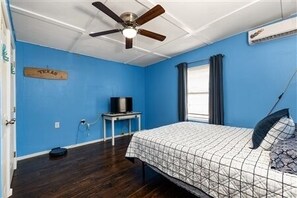 1 bedroom, internet, bed sheets