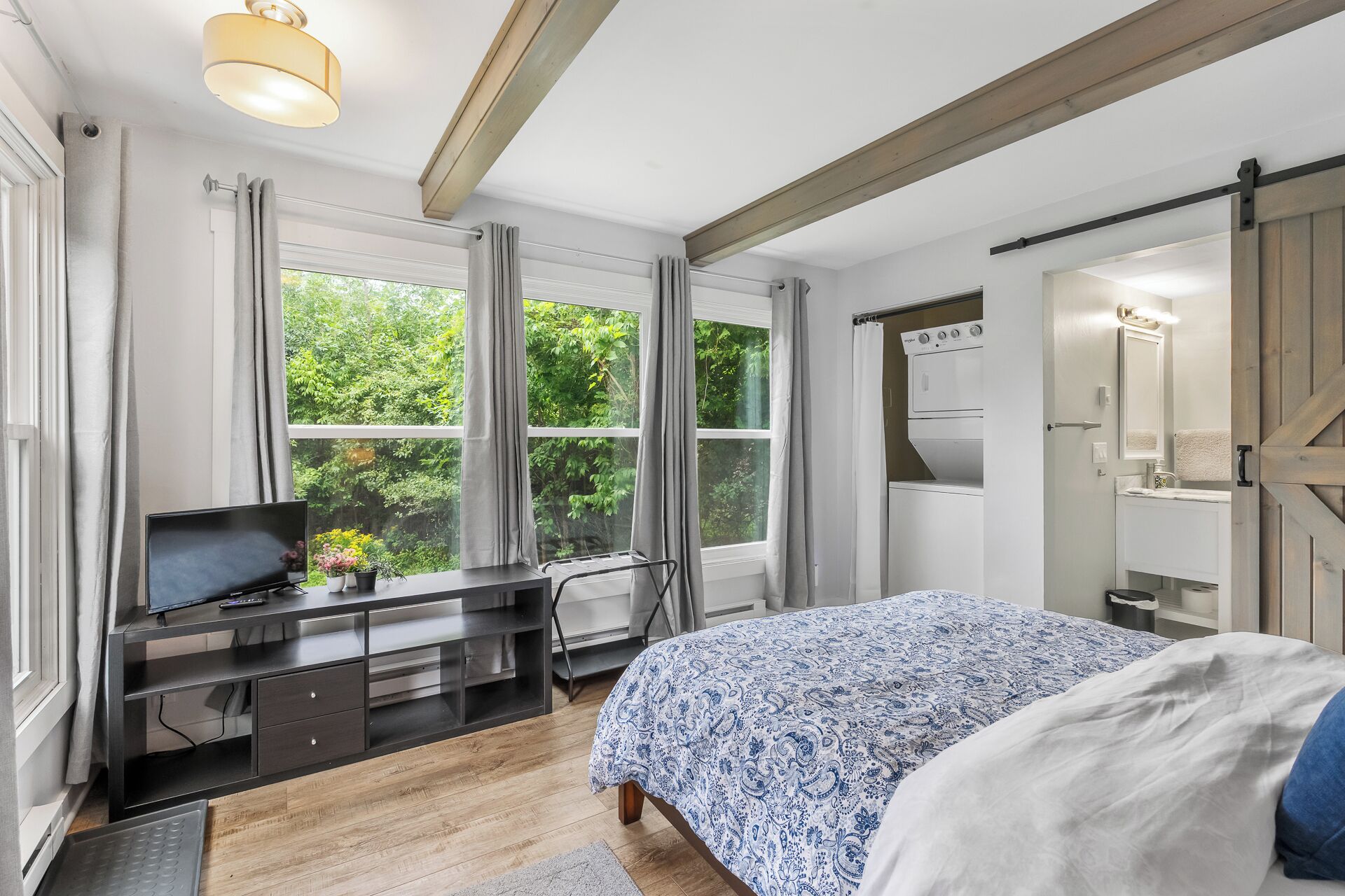 3 makuuhuonetta, ilmainen Wi-Fi, vuodevaatteet