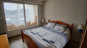 1 camera, ferro/asse da stiro, Wi-Fi