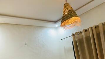 2 bedrooms, iron/ironing board, Internet