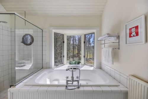 Country Castle-Total privacy-just a few minutes from center of Great Barrington