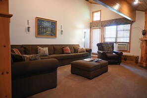 Smart TV, fireplace, DVD player, books