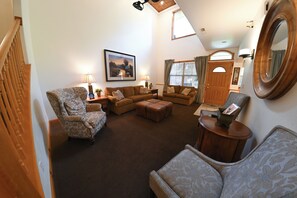 Smart TV, fireplace, DVD player, books