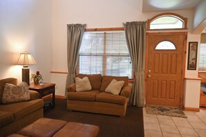 Smart TV, fireplace, DVD player, books