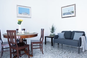 Dining - Tommy's flat by Domus&Dimore (Rome)