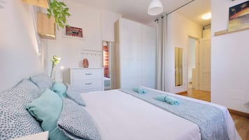 1 habitación, tabla de planchar con plancha, wifi gratis y ropa de cama