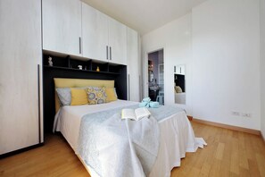 1 chambre, fer et planche à repasser, Wi-Fi gratuit, draps fournis
