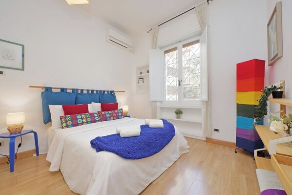 1 chambre, fer et planche à repasser, Wi-Fi gratuit, draps fournis