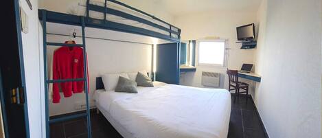 Economy Triple Room | Cots/infant beds, free WiFi, bed sheets