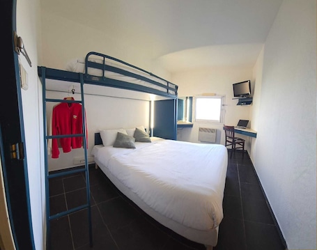 Economy driepersoonskamer | Babybedden, gratis wifi, beddengoed