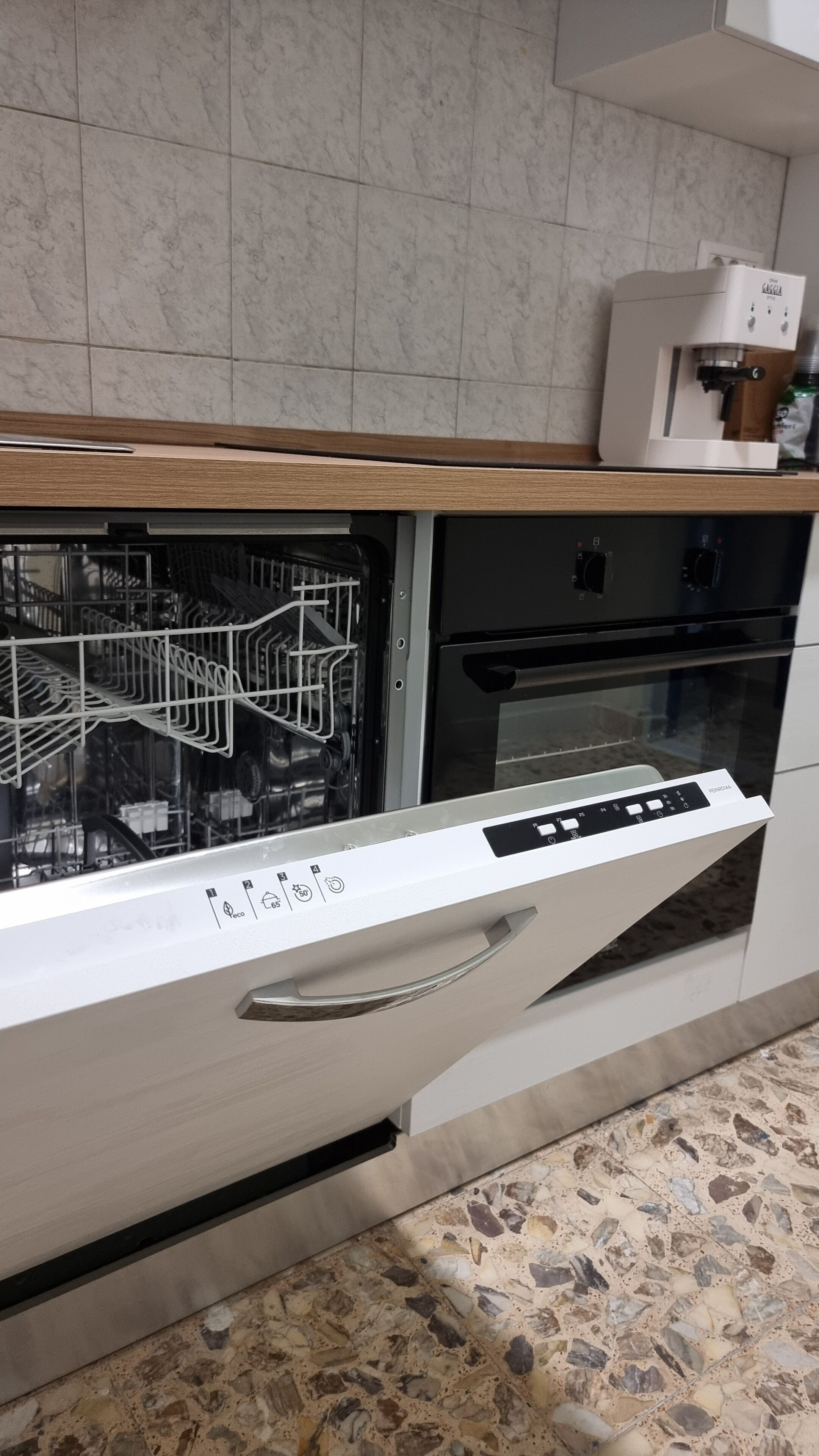 Four, plaque de cuisson, lave-vaisselle