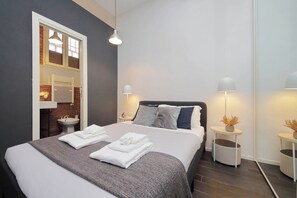 Unclassified image, 3 of 24, button