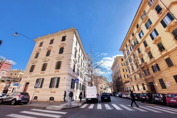 Imagen sin descripción, 1 de 24, botón