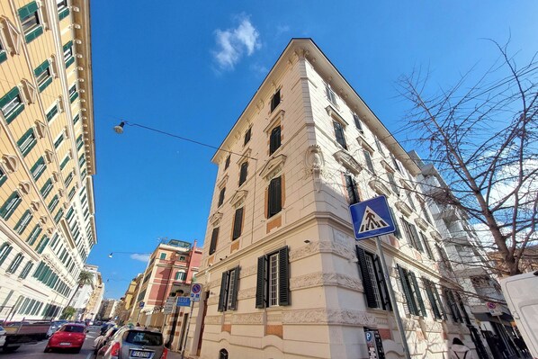 Botón de imagen sin clasificar, 1 de 24