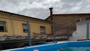 Casa, 5 habitaciones, fumadores, piscina privada | Piscina