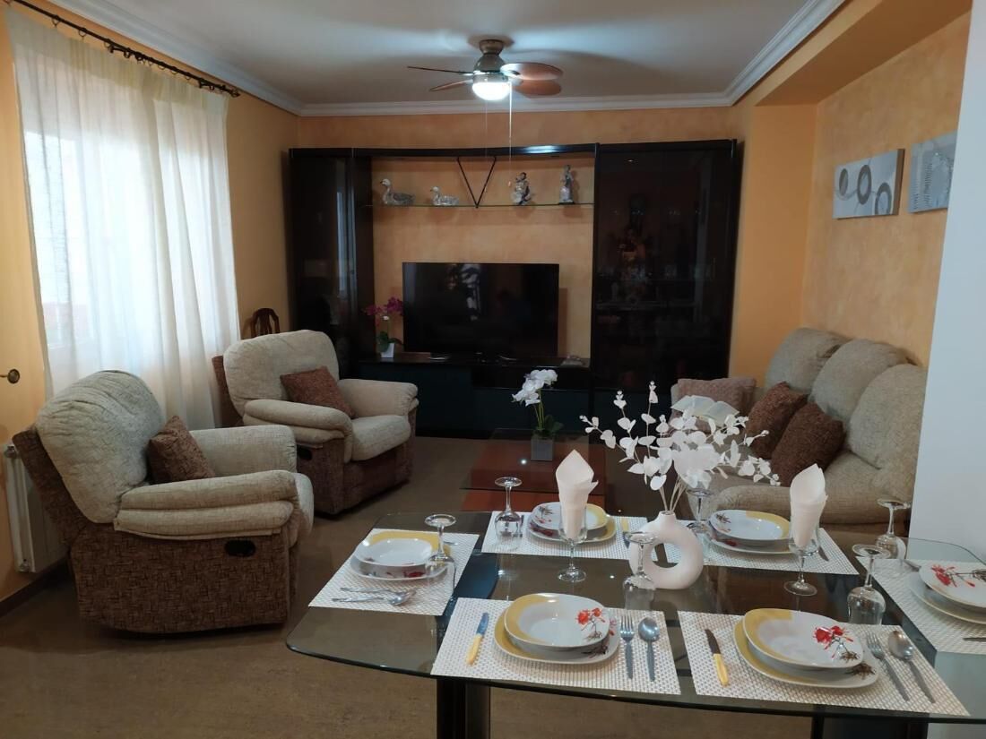 House, 5 Bedrooms, Smoking, Private Pool | Dining room