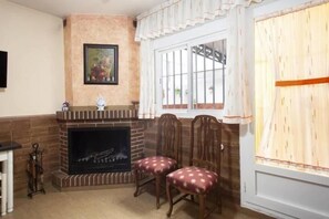 House, 5 Bedrooms, Smoking, Private Pool | Interior