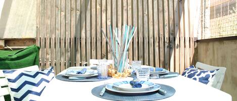 تناول الطعام بالخارج