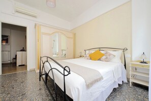 1 camera, ferro/asse da stiro, Wi-Fi gratuito, lenzuola