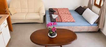 Charming Studio in a Villa Stay for 4 with Lush Garden Access