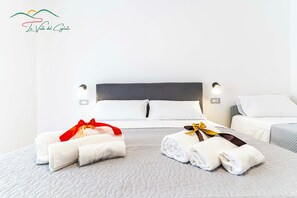Minibar con artículos gratuitos, escritorio y wifi gratis