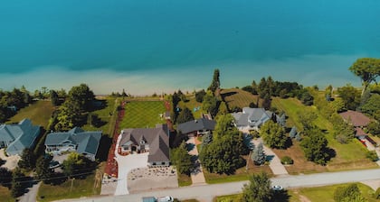 Lakeside Landing - Swim Spa & Waterfront