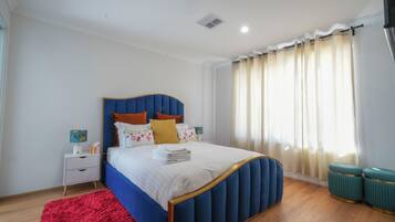 4 chambres, fer et planche Ă repasser, Wi-Fi, draps fournis