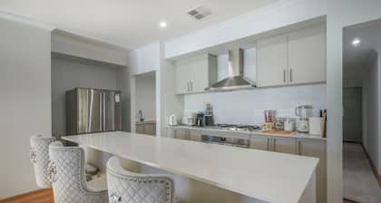 Spacious Modern Family Home Close to Swan Valley