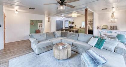 Yosemite Boho Bungalow | Pet Friendly + Mtn Views!