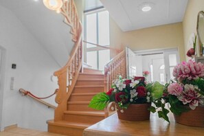 Interior - Gorgeous Room in Shared Villa w/ Free Parking (Vienna)